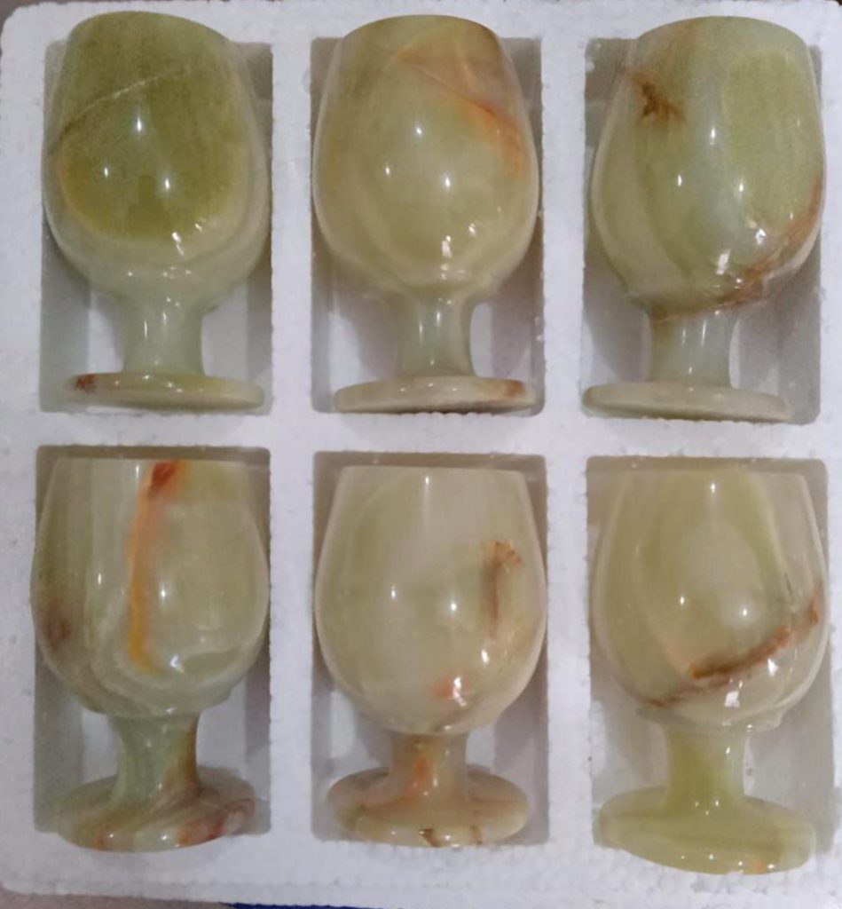 Onyx Wine Glass Set
